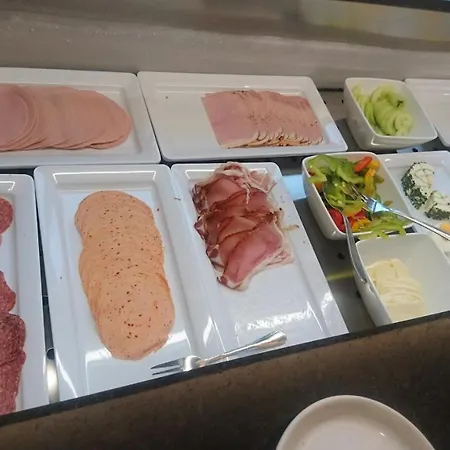 苏林伯弗酒店 2*